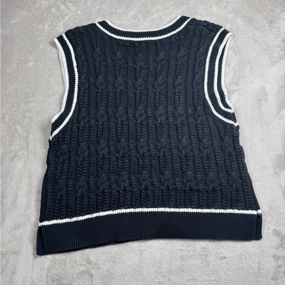 Abercrombie & Fitch Women’s Cable Knit V Neck Cropped Black White Sweater Vest L - Picture 11 of 15